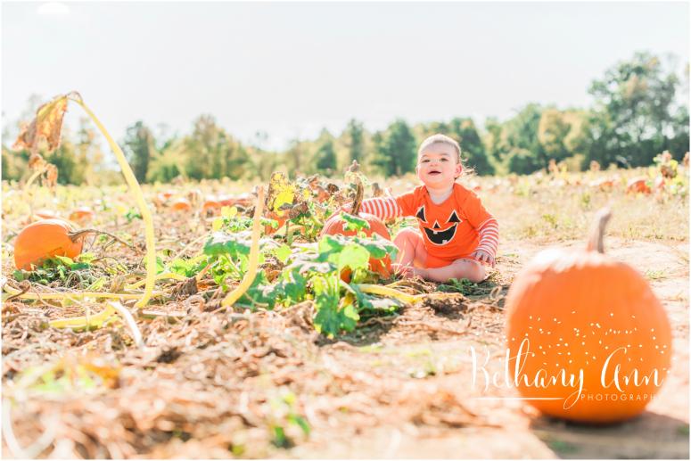 pumpkin-patch-kid-love-child-photographer-tn-kentucky-christian-way-farms_0001